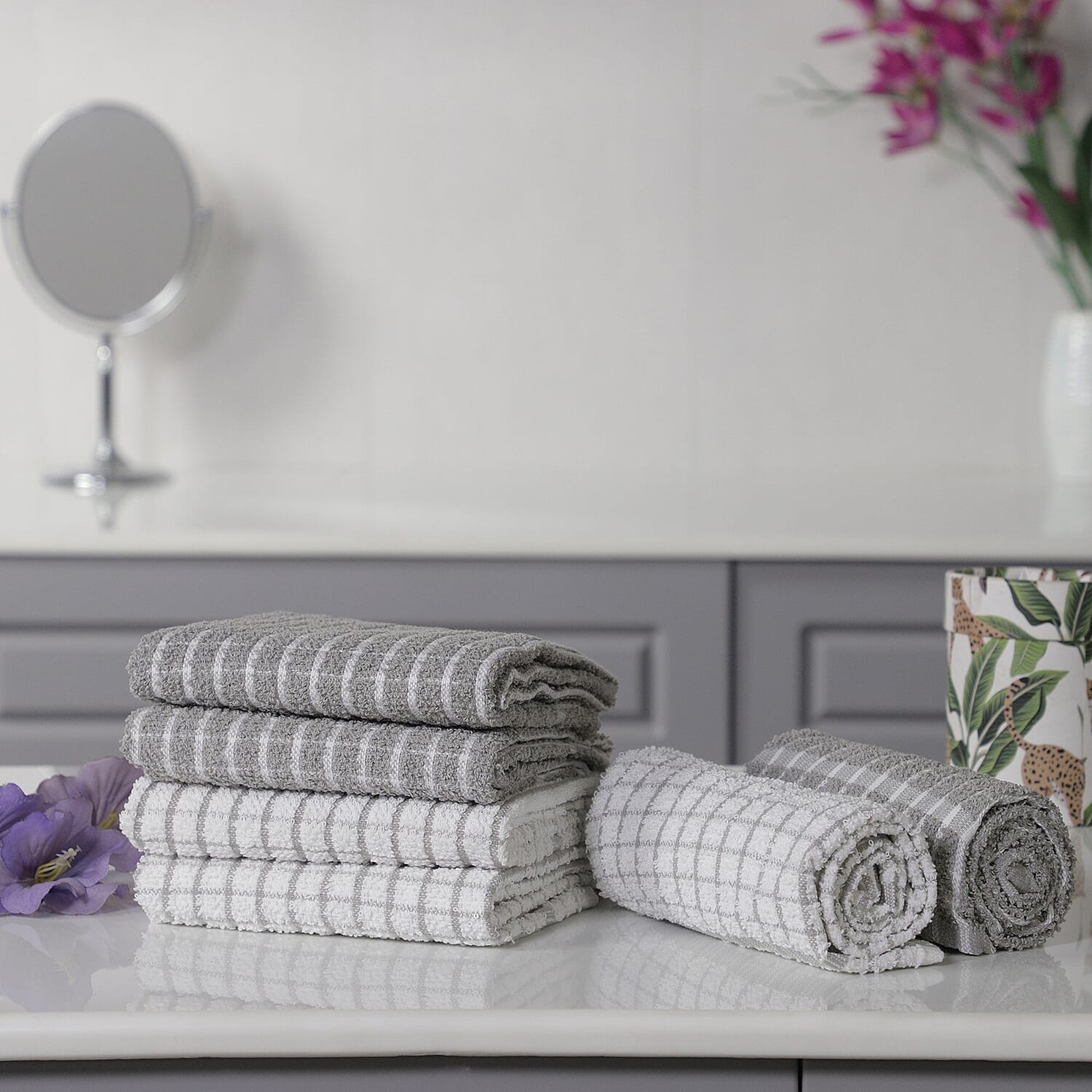 6 Piece Set- 100% Cotton White and Grey Checked Tea Towels (45Lx63Wcm)