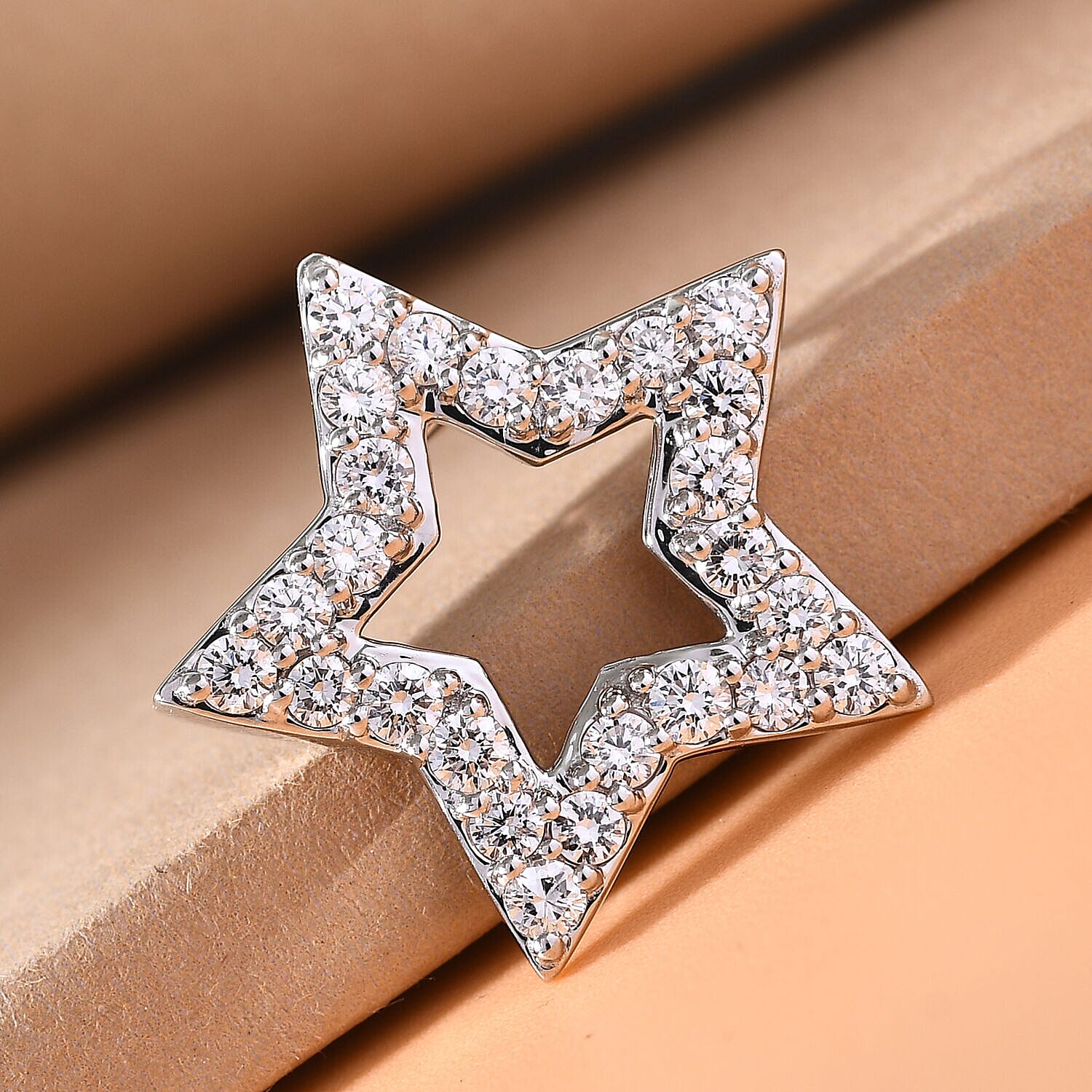 RHAPSODY 950 Platinum IGI Certified Diamond (VS-E-F) Star Pendant 0.50 Ct.