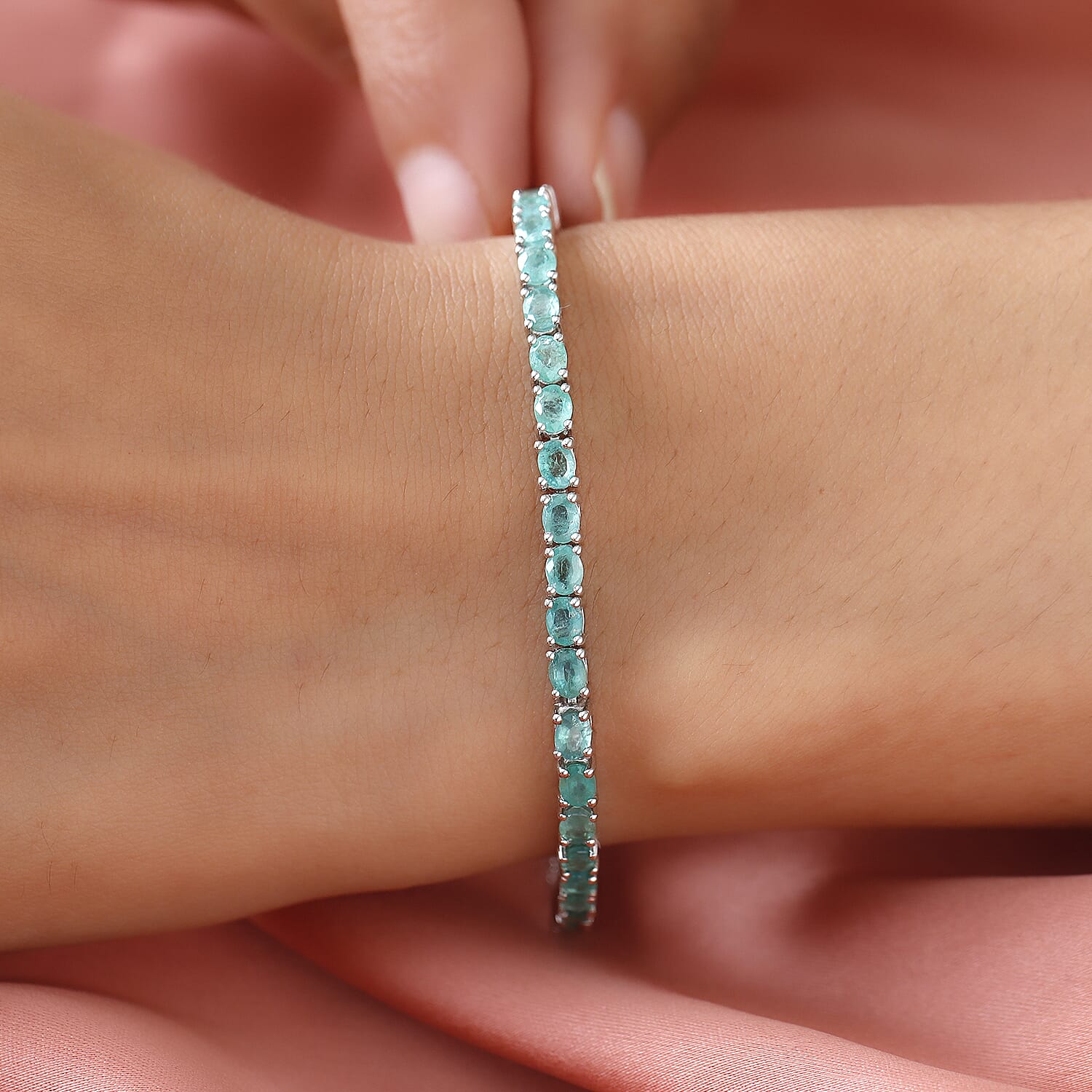 Boyaca Colombian Emerald Bracelet (Size - 8) in Platinum Overlay Sterling Silver 7.76 Ct, Silver Wt. 10.50 Gms