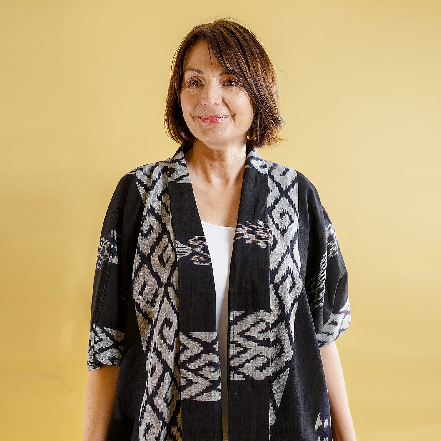 Bali Collection - 100% Cotton Zipped Jacket (Size L) - Black and White Bali Collection - 100% Cotton Zipped Jacket (Size L) - Black and White