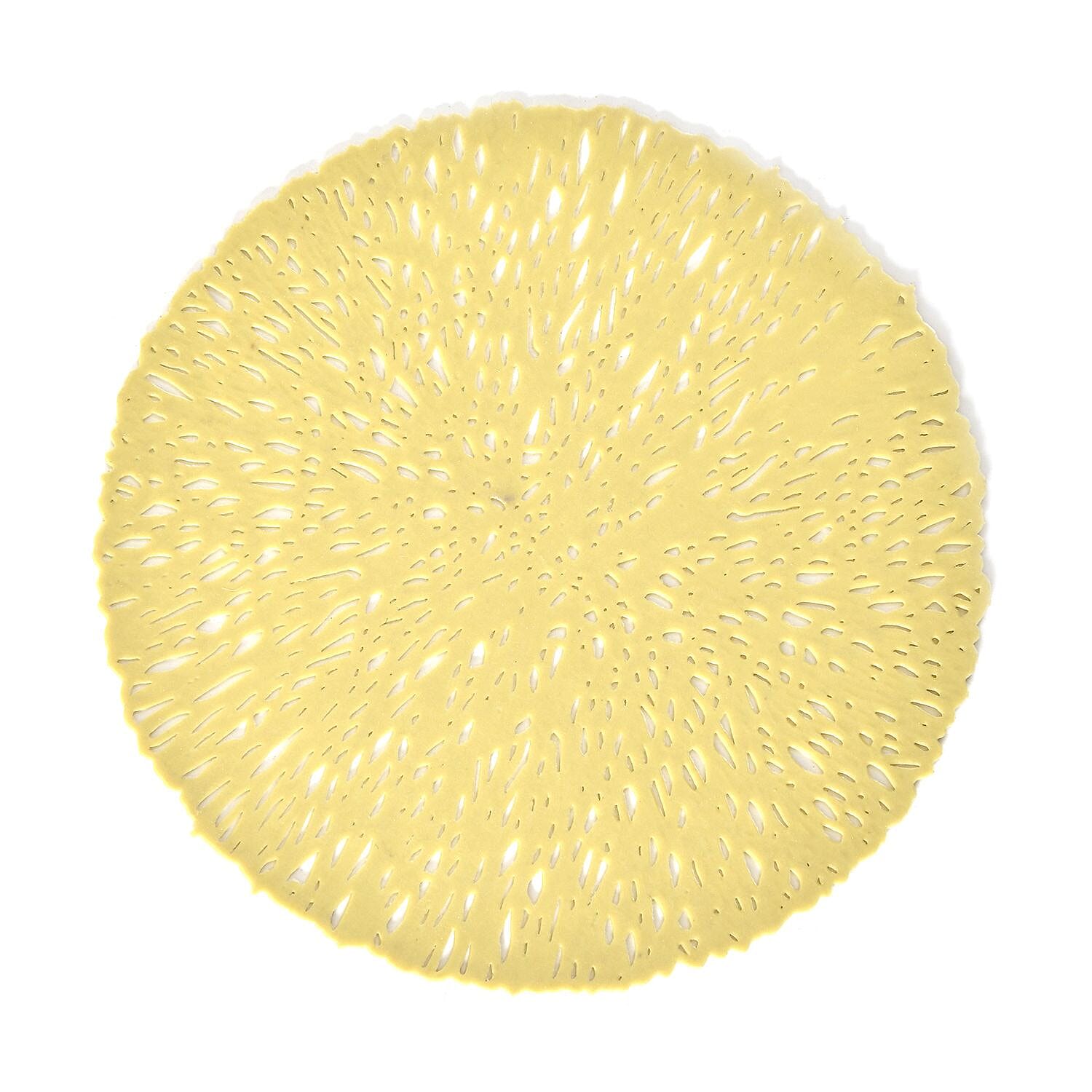 Set of 12 Round Hollow Placemat and Coaster (Incl. 6 Placemats and 6 Coasters) - Gold