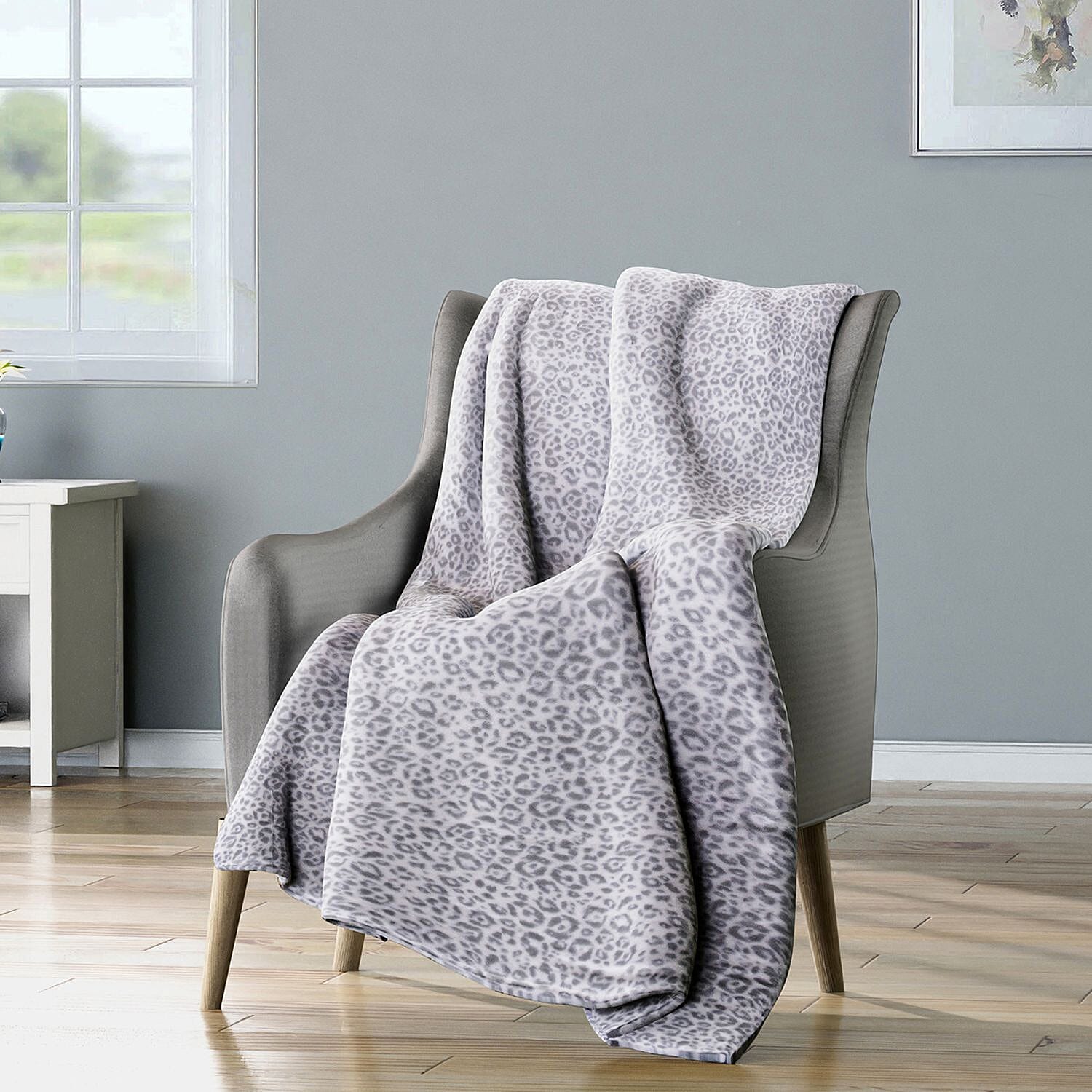 TJC Striking Leopard Pattern Single Layer Flannel Blanket (Size 200x150 Cm) - Grey