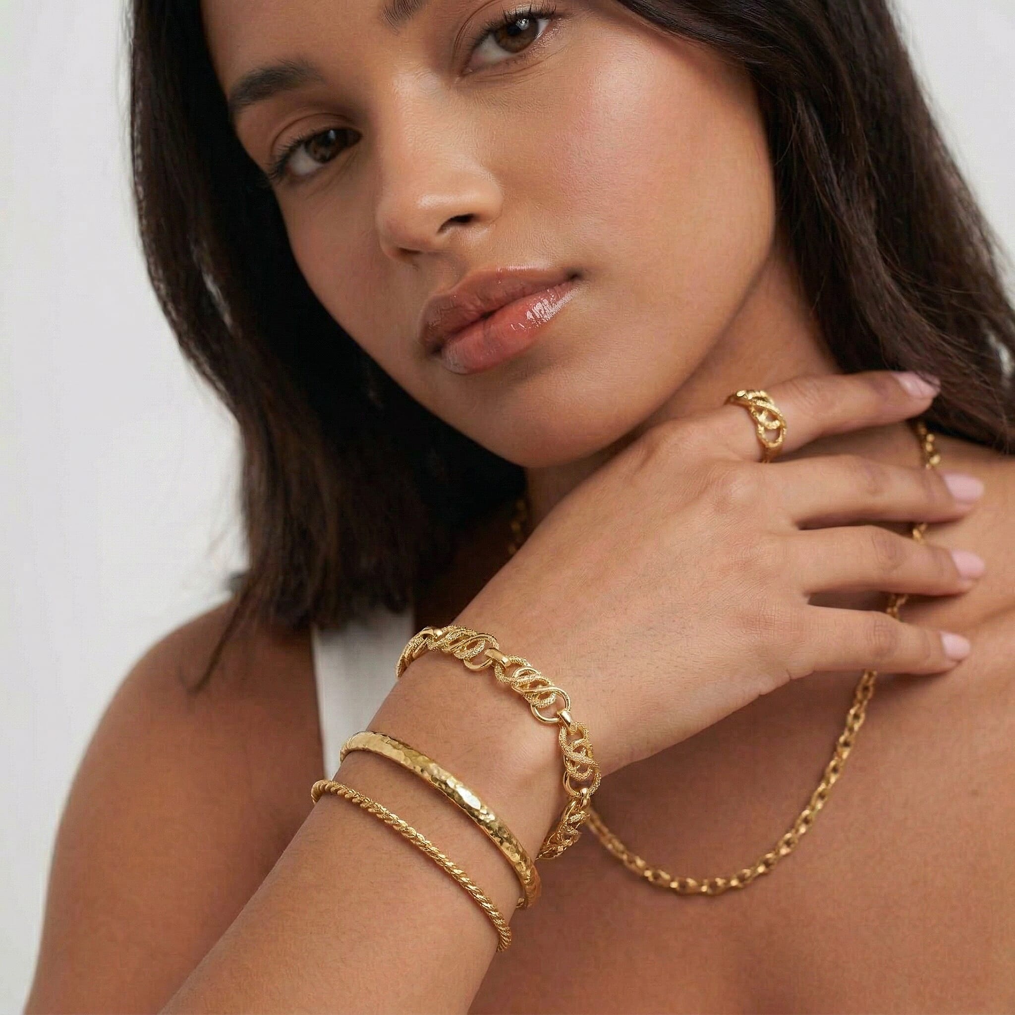 9K Yellow Gold 7mm Textured Celtic Bracelet 7.5 Inch (with Lobster Clasp), Gold Wt 3.70 Gms