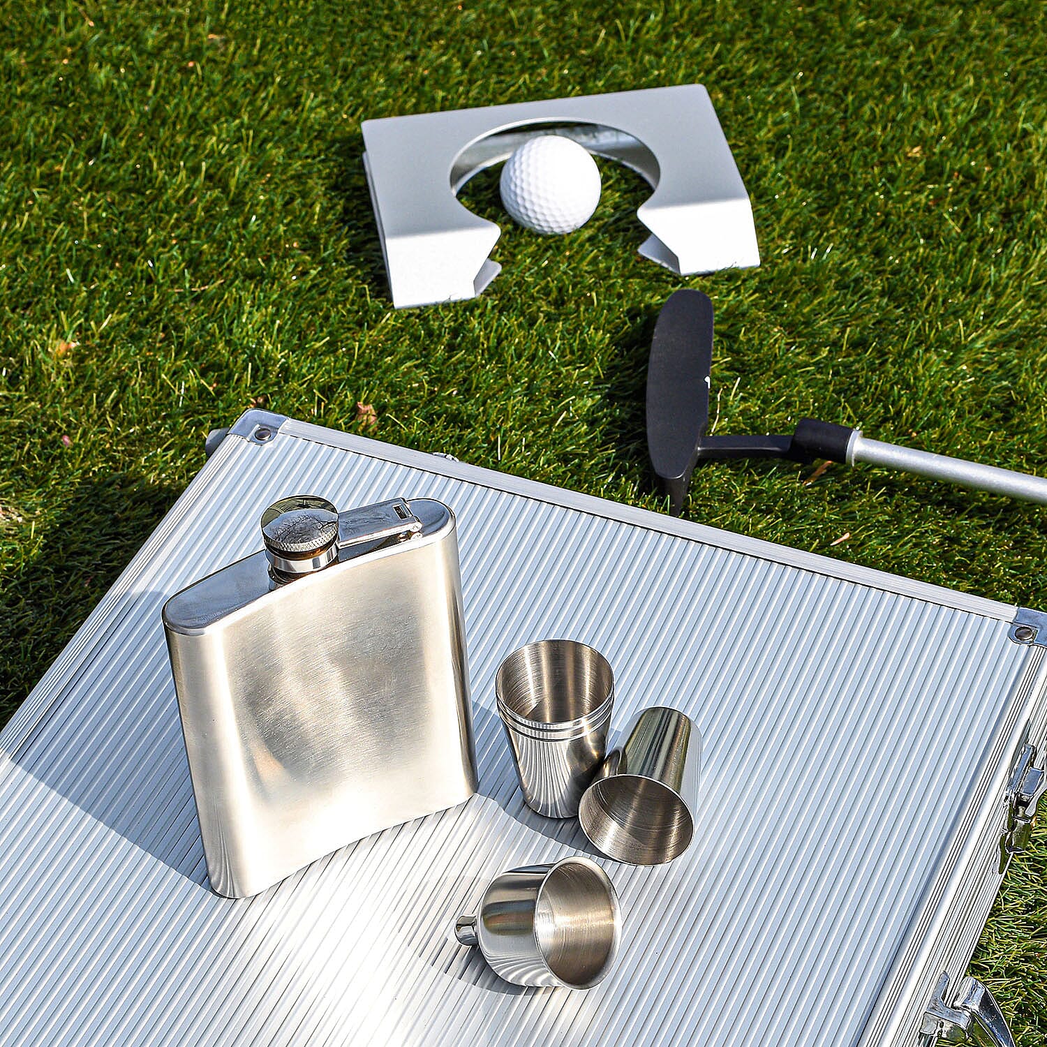 Portable Executive Golf Putting Set in Lockable Briefcase