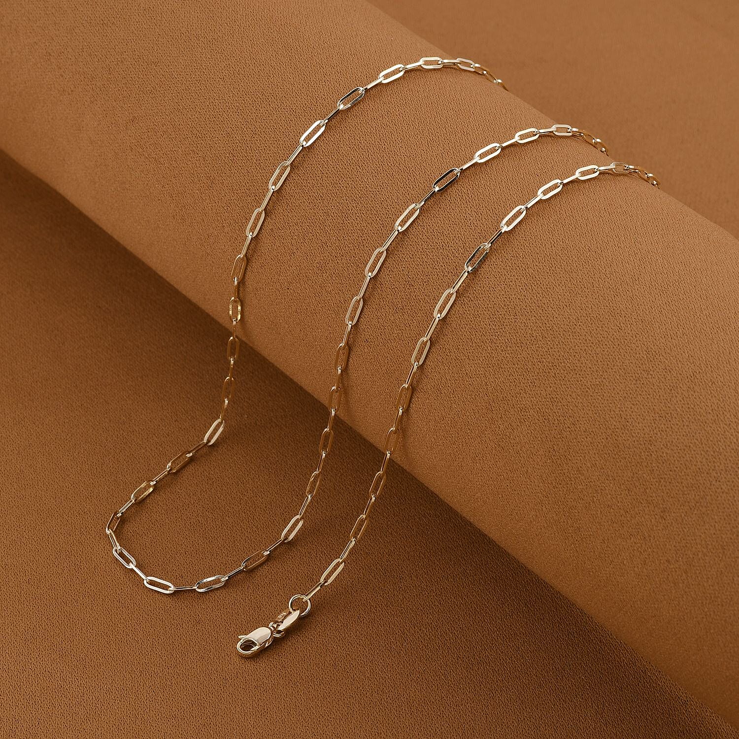 Hatton Garden Close Out Deal- 9K Yellow Gold Paperclip Necklace (Size - 30) with Lobster Clasp, Gold Wt. 5.52 Gms