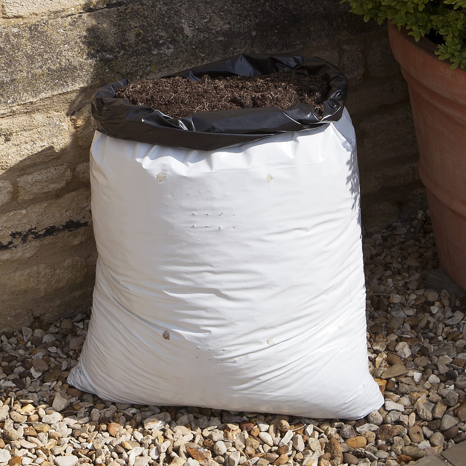 Gardening Direct 100L Premium Professional Compost & 100gms Fertiliser