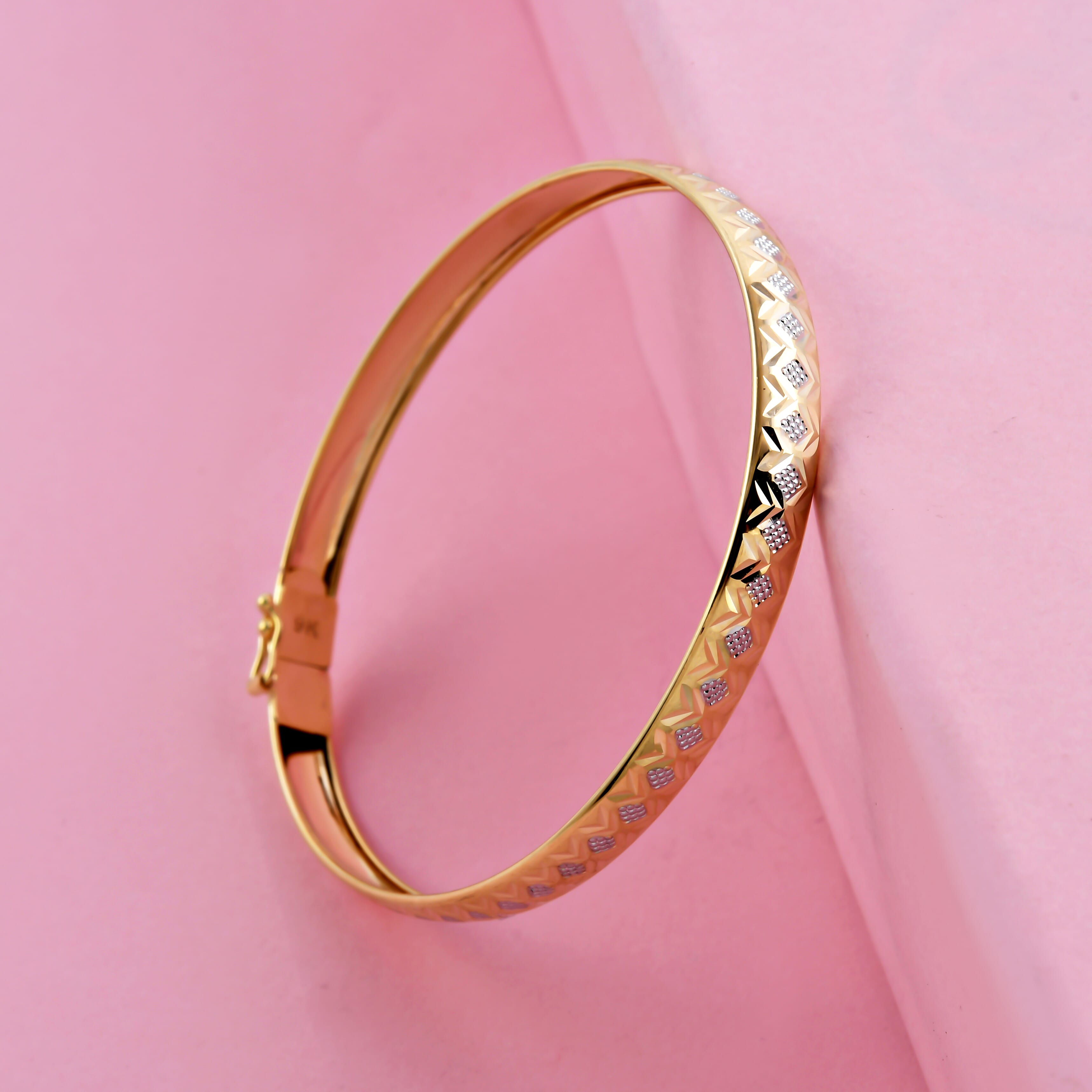 Hatton Garden Close Out Deal - 9K Yellow Gold Bangle (Size 6.5 - 7in), Gold Wt. 3.22 Gms