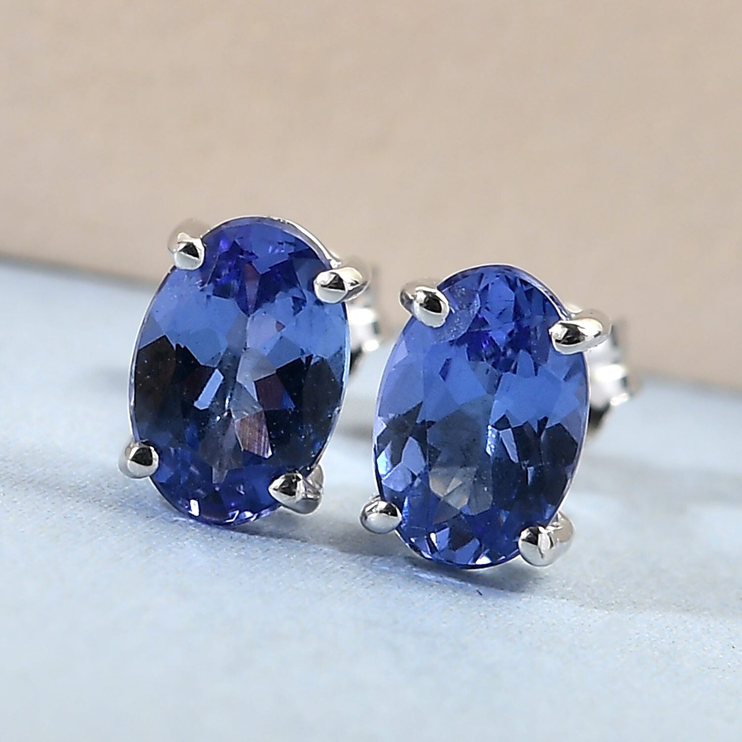 9K White Gold AA Tanzanite Stud Earrings (With Push Back)