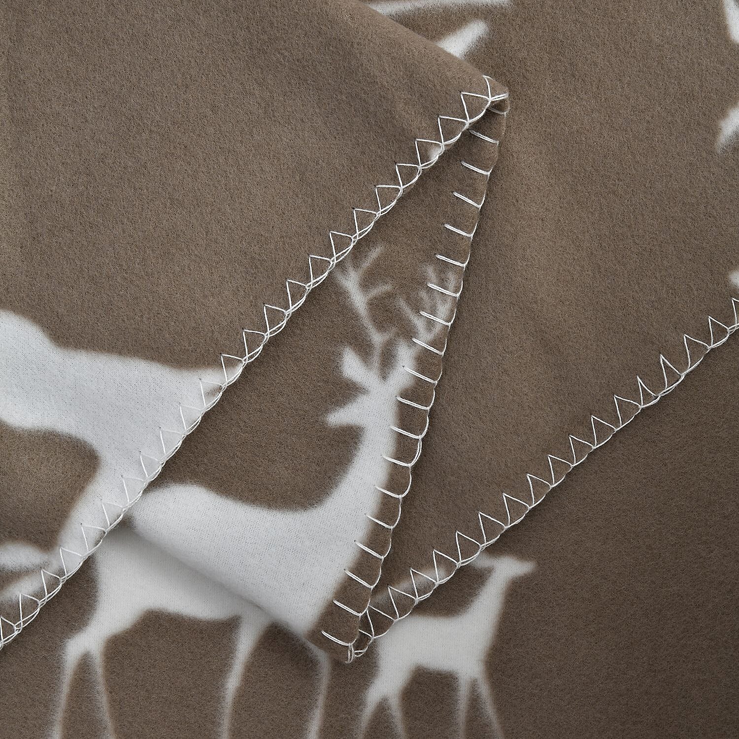 Soft Deer Pattern Fleece Blanket - Coffee