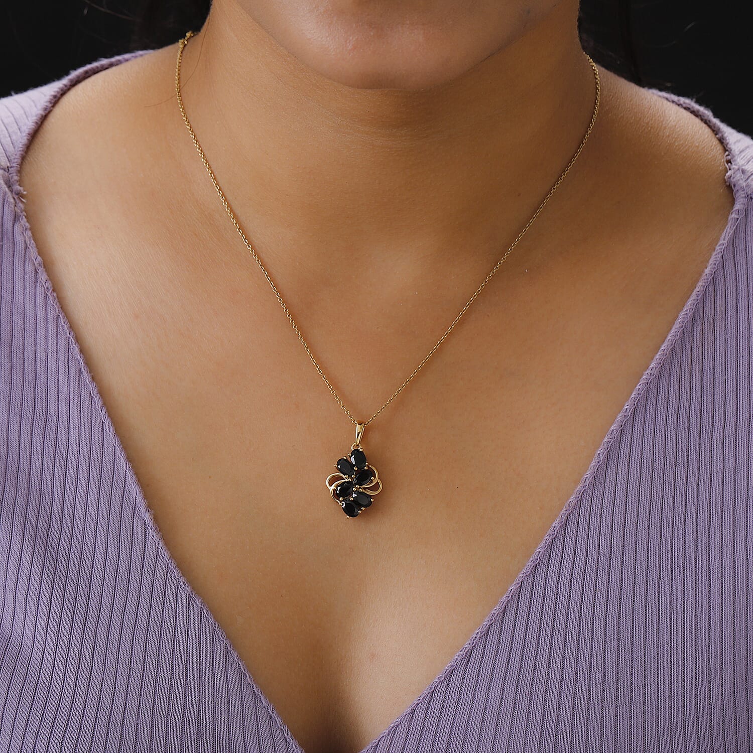 Boi Ploi Black Spinel Pendant in Sterling Silver 2.52 Ct.