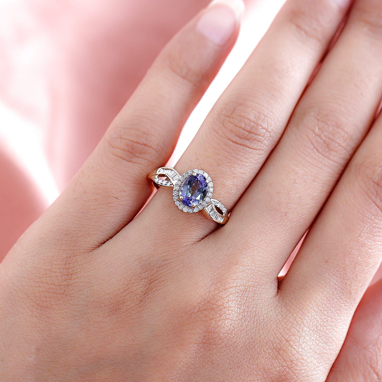 9K Yellow Gold Peacock Tanzanite and Diamond Ring 1.65 Ct.