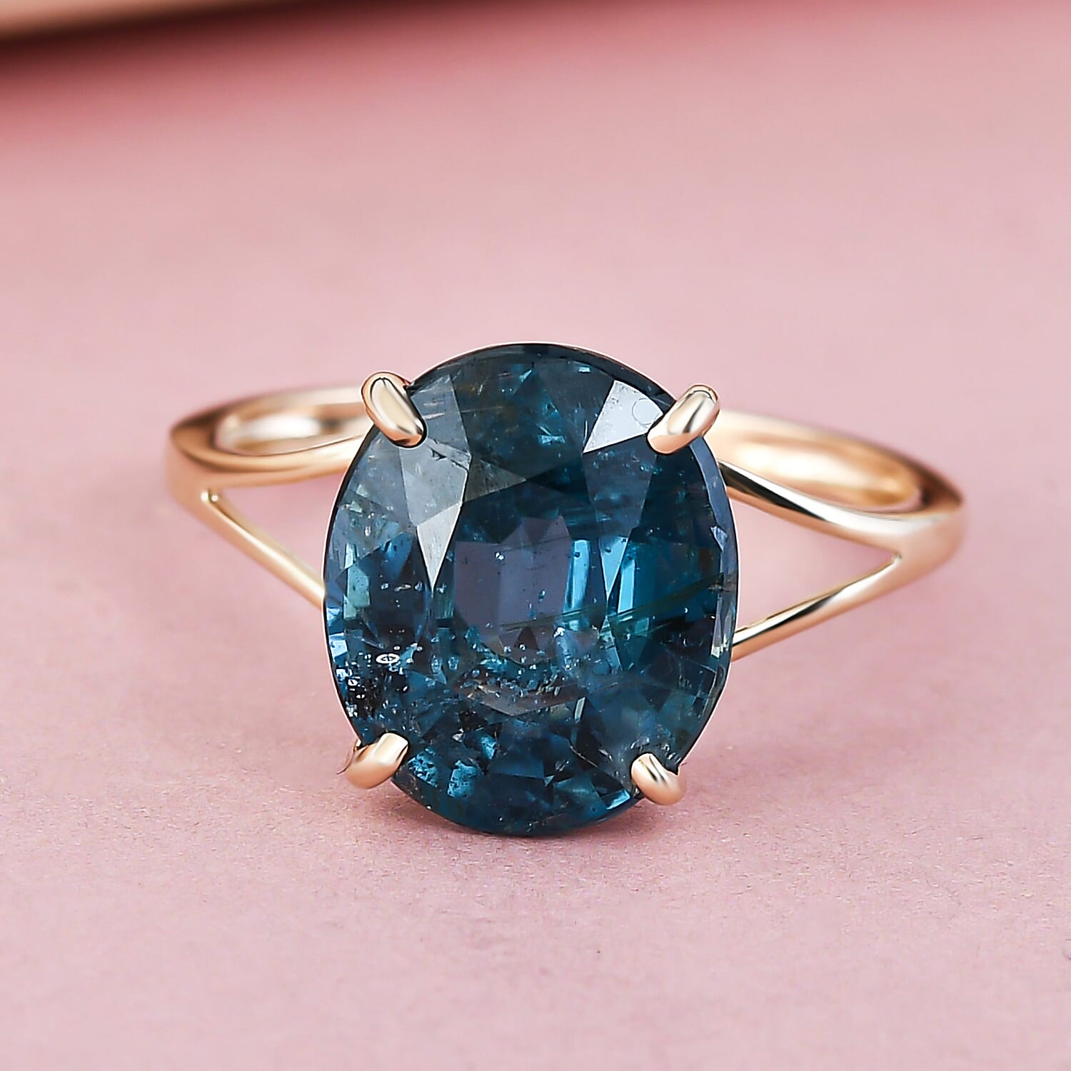 9K Yellow Gold Teal Kyanite Solitaire Ring 5.79 Ct.