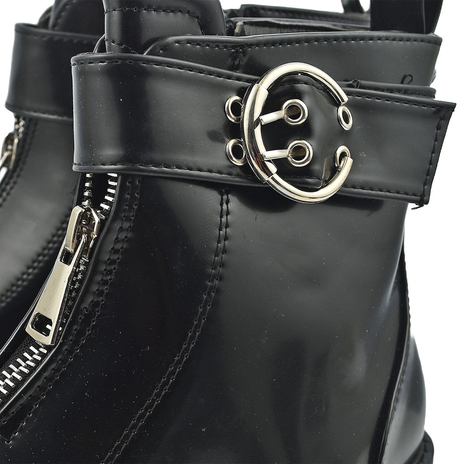 Manchester Closeouts Buckle Seam Zip Boot (Size 5) - Black