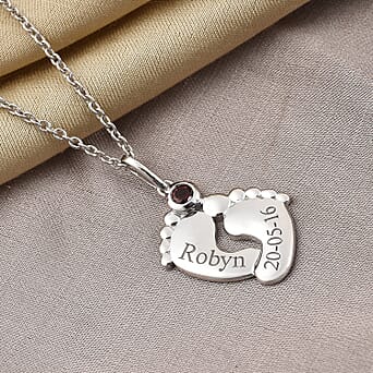 https://tjcuk.sirv.com/Products/D1/0/D10032/Personalised-Engravable-Baby-Feet-and-Birthstone-Pendant-with-Chain_D10032_11.jpg?w=342&h=342