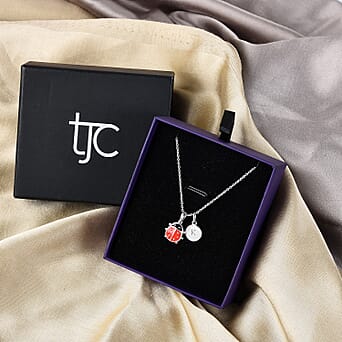 https://tjcuk.sirv.com/Products/D1/0/D10090/Personalised-Engravable-Initial-Necklace-with-Ladybug-Charm-with-20-In_D10090_3.jpg?w=342&h=342