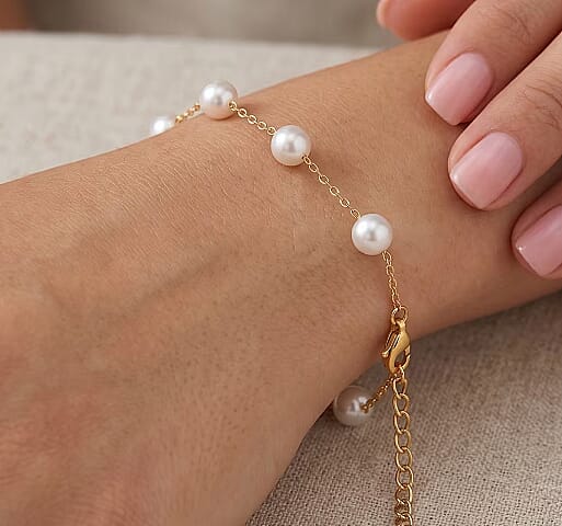 Akoya pearls